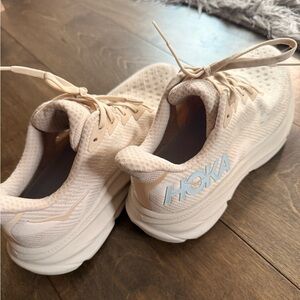 Hoka running shoes - size 8 brand new